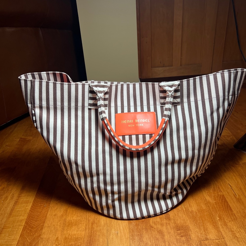 Gorgeous Henri Bendel Large Canvas Tote